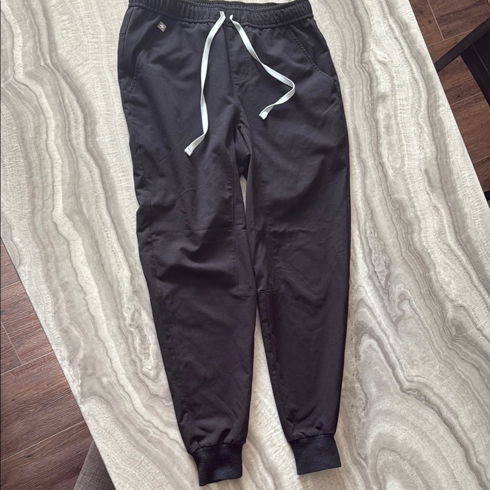 Figs Black Jogger Sweatpants with Elastic Waistband